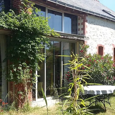 Hotell Village Des Bords De Loire 3*